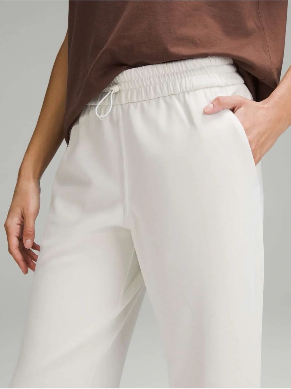 Lululemon Softstreme High-Rise Cropped Pant in Bone- Size 4